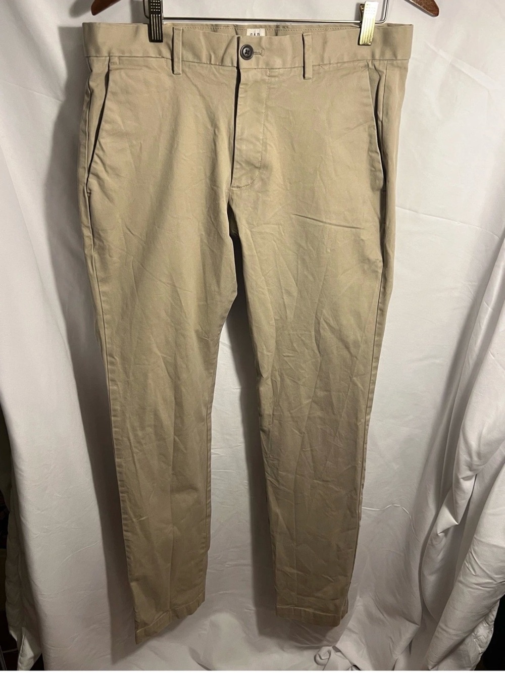 GAP men’s 34x32 Khaki Chino Relax Fit Pants - Light Tan